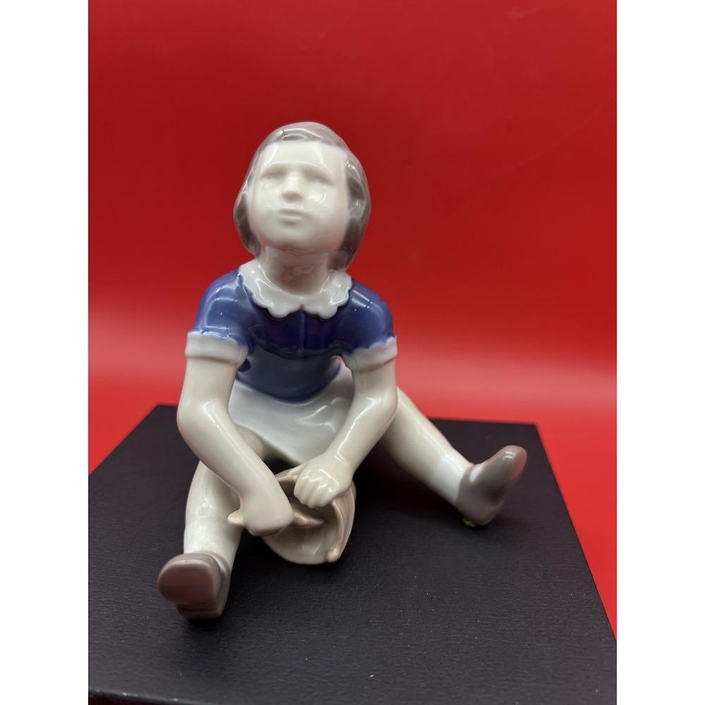 Bing & Grondahl "Girl With Sand Bucket" # 2313 Porcelain Figurine Denmark